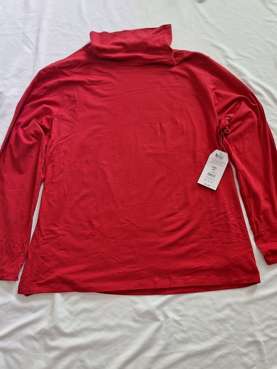 Time and Tru Tops - Time And Tru Women's Red Turtleneck XXXL (22)